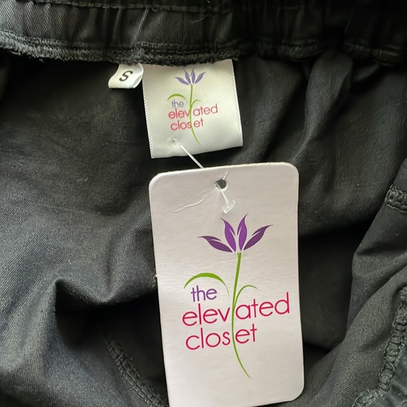 The Elevated Closet - Tall Black Joggers - Picture 4 of 4